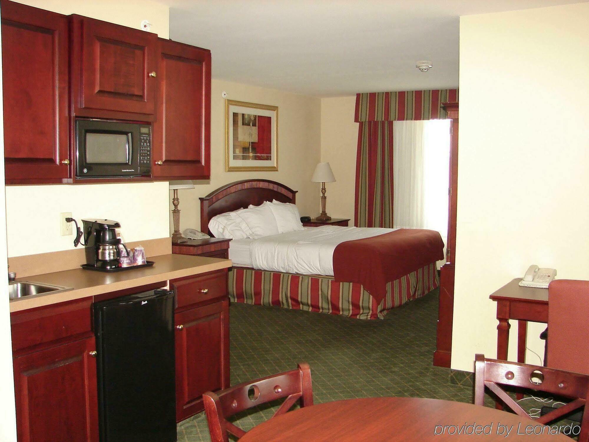 Holiday Inn Express Hotel & Suites Lexington-Downtown University By Ihg Rom bilde